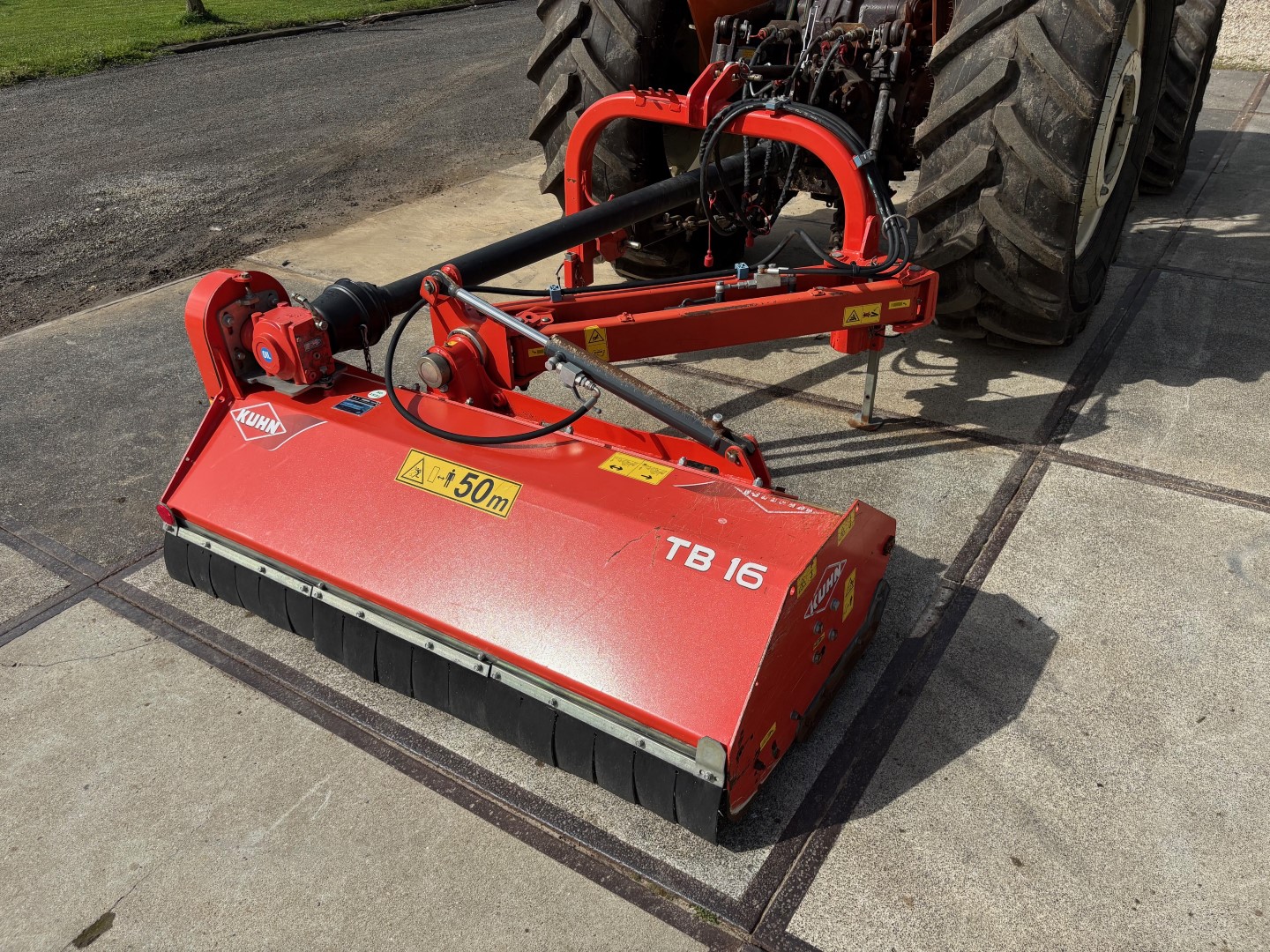 Kuhn TB16 Klepelmaaier