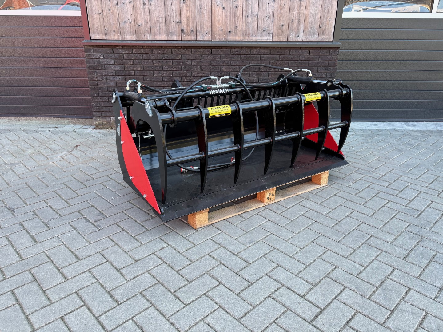 Hemach Puinbak met klem